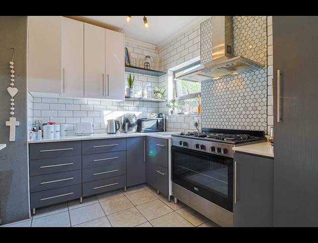 3 BEDROOM CLUSTER FOR SALE IN NEWMARKET